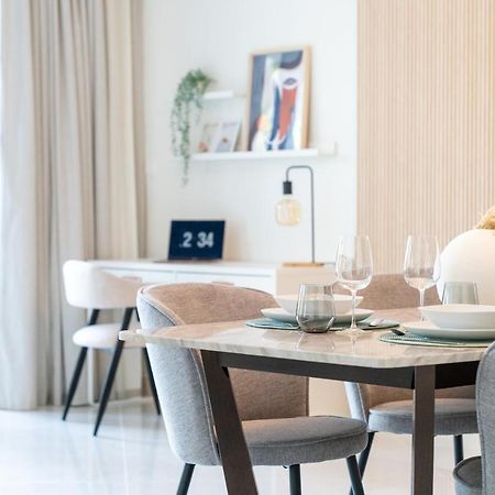 Higuests - Elegant Apt With Terrace Minutes From Burj Khalifa Дубай Экстерьер фото