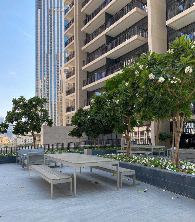 Higuests - Elegant Apt With Terrace Minutes From Burj Khalifa Дубай Экстерьер фото