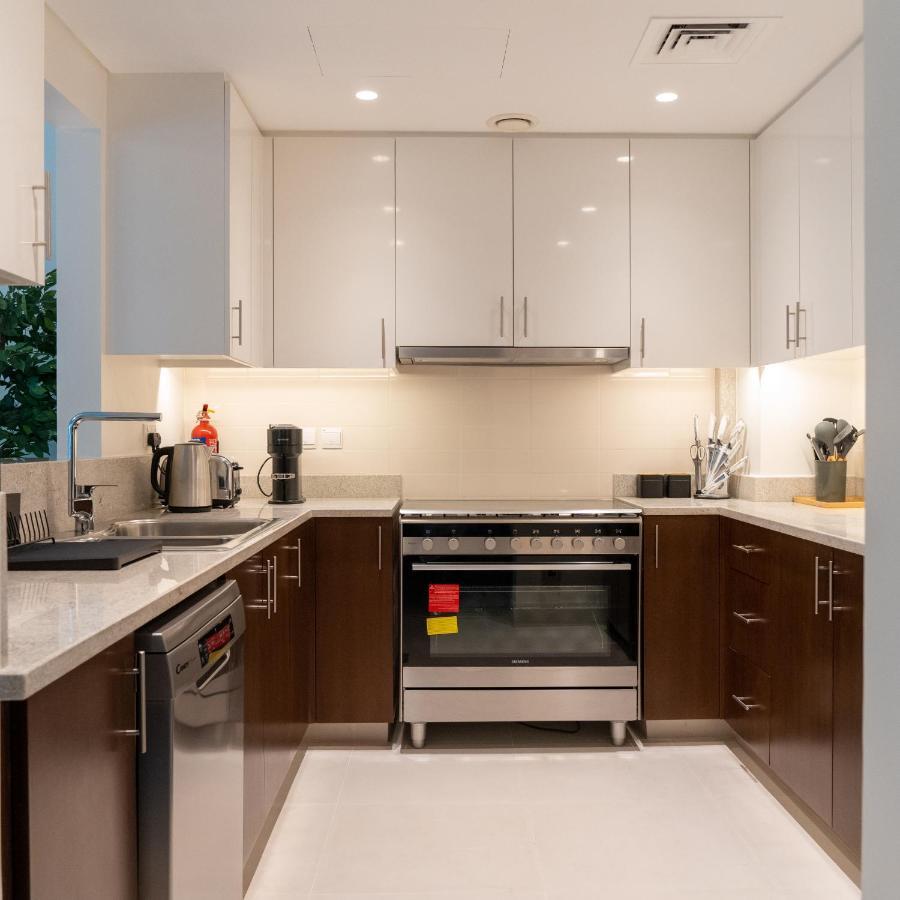 Higuests - Elegant Apt With Terrace Minutes From Burj Khalifa Дубай Экстерьер фото